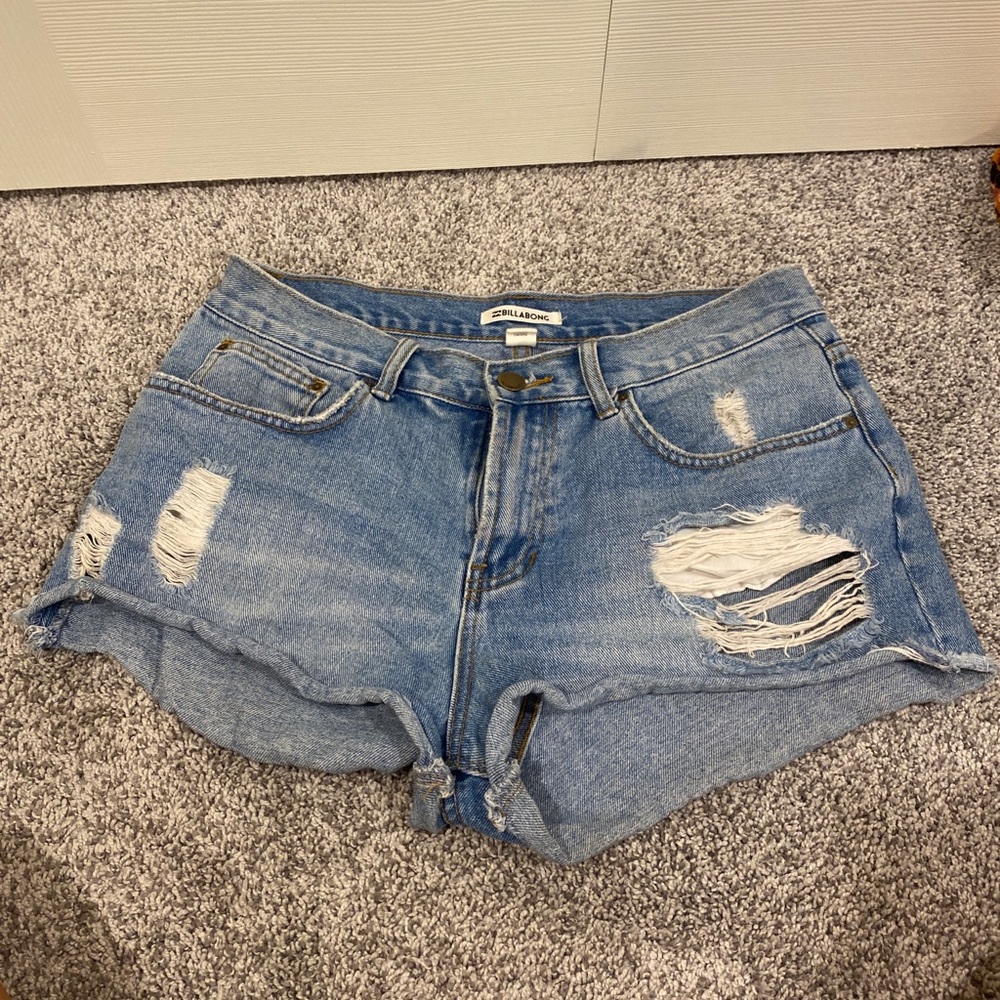 Jean shorts. Billabong. Size 28